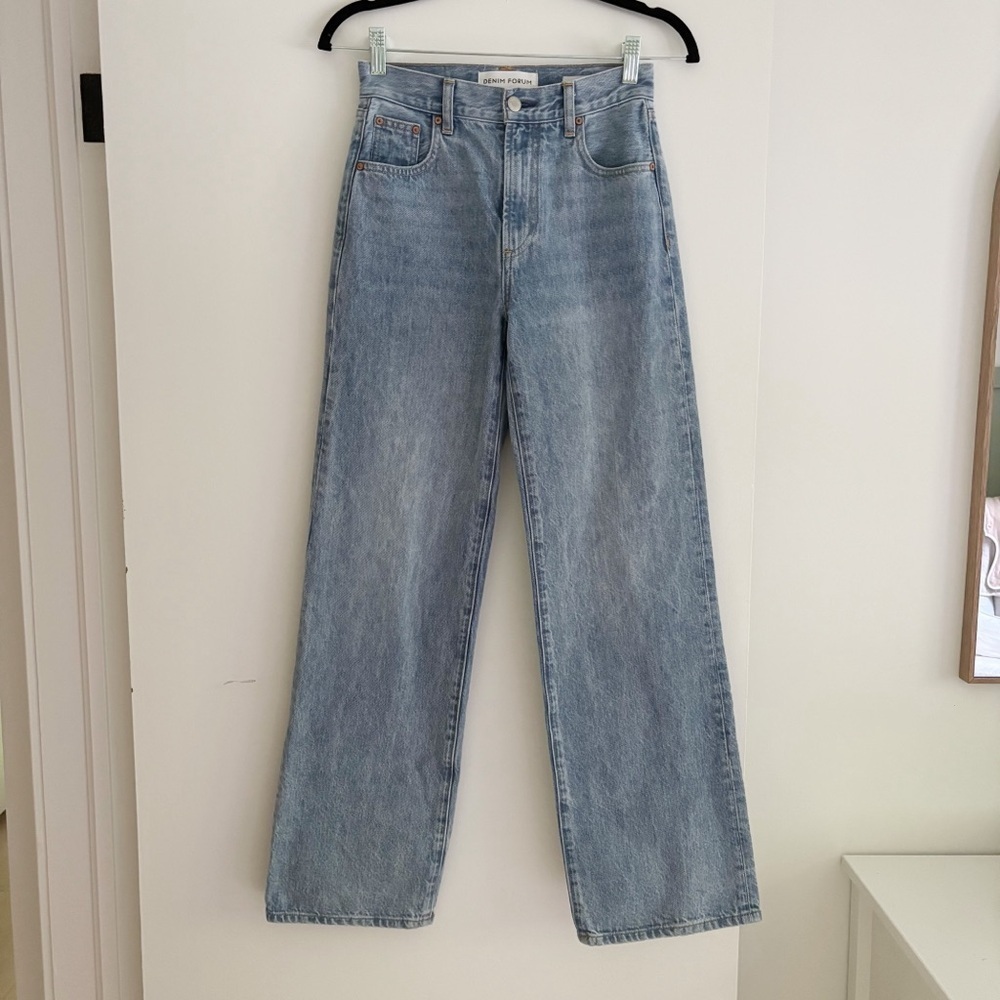 Aritzia Denim Forum The Farrah Hi-rise Wide Jean Size 23 Light Blue Wash - Picture 2 of 6